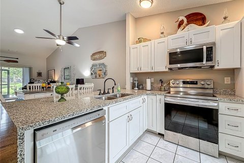 House in Largo, Florida 2 bedrooms, 96.25 sq.m. № 1907756 - photo 9