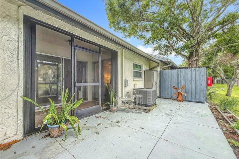 House in Largo, Florida 2 bedrooms, 96.25 sq.m. № 1907756 - photo 29