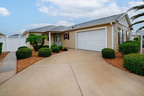 House in The Villages, Florida 3 bedrooms, 148.83 sq.m. № 2280452
