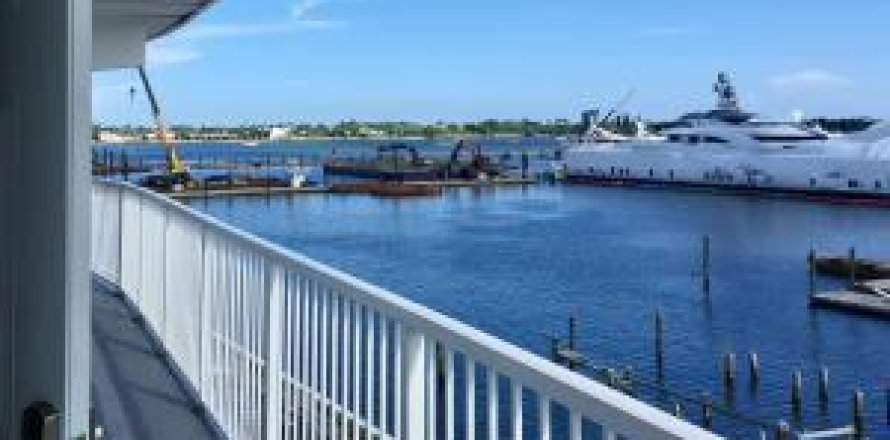 Condo in West Palm Beach, Florida, 2 bedrooms  № 2392142