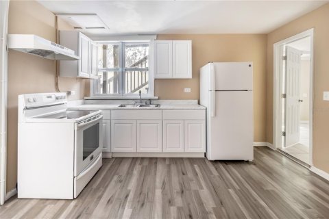 Снять в аренду квартиру в Тампа, Флорида 4 комнаты, 97.55м2, № 2156155 - фото 14