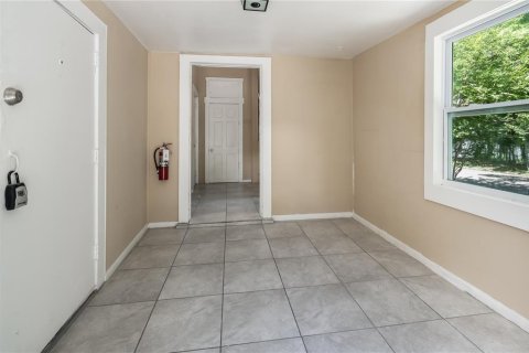 Снять в аренду квартиру в Тампа, Флорида 4 комнаты, 97.55м2, № 2156155 - фото 3