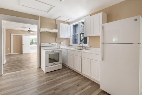 Снять в аренду квартиру в Тампа, Флорида 4 комнаты, 97.55м2, № 2156155 - фото 16