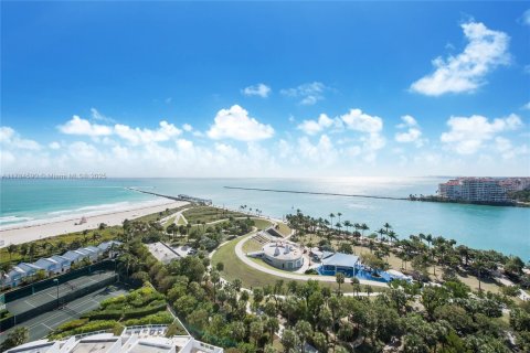 Condo in Miami Beach, Florida, 1 bedroom  № 1706256 - photo 24