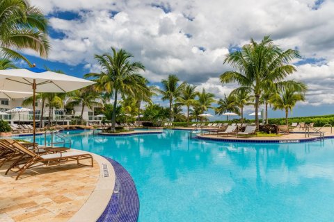 Condo in Miami Beach, Florida, 1 bedroom  № 1706256 - photo 14