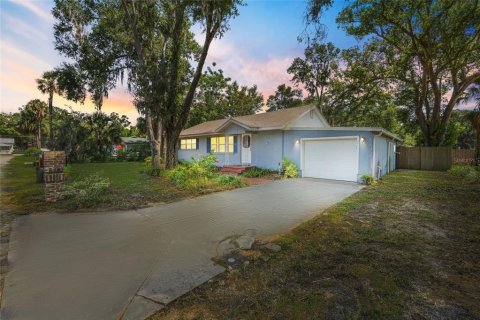 Casa en venta en Umatilla, Florida, 3 dormitorios, 137.68 m2 № 1904780 - foto 1