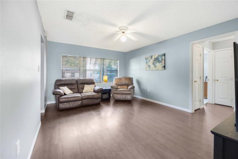 Casa en venta en Umatilla, Florida, 3 dormitorios, 137.68 m2 № 1904780 - foto 8