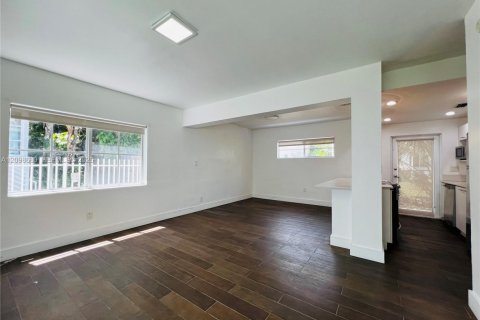 House in Miami Beach, Florida 1 bedroom, 74.32 sq.m. № 2394911 - photo 16