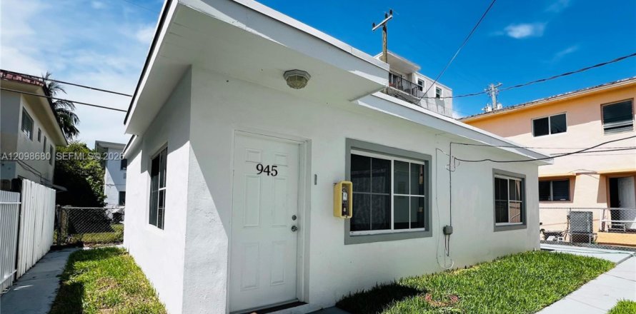 House in Miami Beach, Florida 1 bedroom, 74.32 sq.m. № 2394911