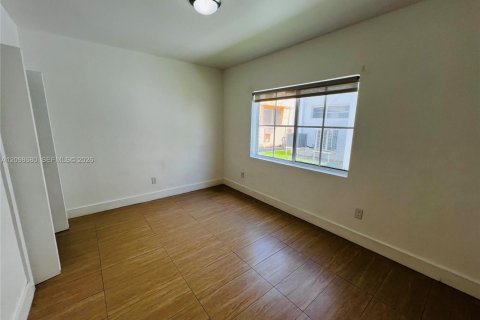 House in Miami Beach, Florida 1 bedroom, 74.32 sq.m. № 2394911 - photo 9