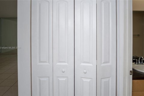 Copropriété à louer à Hialeah Gardens, Floride: 2 chambres, 89.19 m2 № 1781573 - photo 21