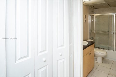 Copropriété à louer à Hialeah Gardens, Floride: 2 chambres, 89.19 m2 № 1781573 - photo 22