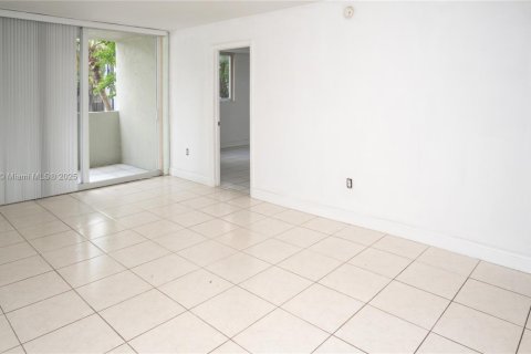 Copropriété à louer à Hialeah Gardens, Floride: 2 chambres, 89.19 m2 № 1781573 - photo 10