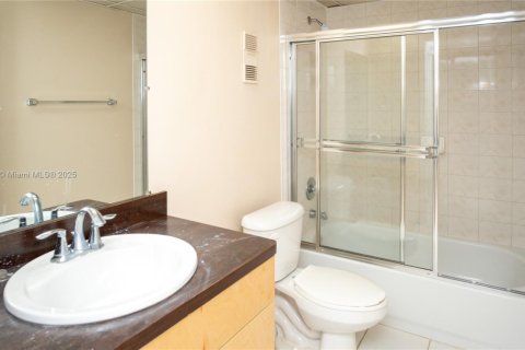 Copropriété à louer à Hialeah Gardens, Floride: 2 chambres, 89.19 m2 № 1781573 - photo 23