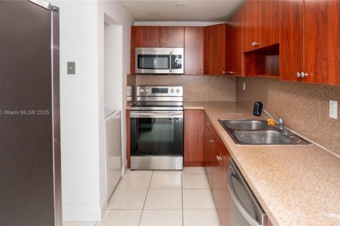 Copropriété à louer à Hialeah Gardens, Floride: 2 chambres, 89.19 m2 № 1781573 - photo 6