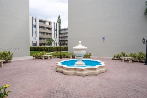 Copropriété à louer à Hialeah Gardens, Floride: 2 chambres, 89.19 m2 № 1781573 - photo 4