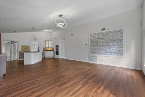 Casa en venta en Wesley Chapel, Florida, 3 dormitorios, 164.25 m2 № 2385602 - foto 15