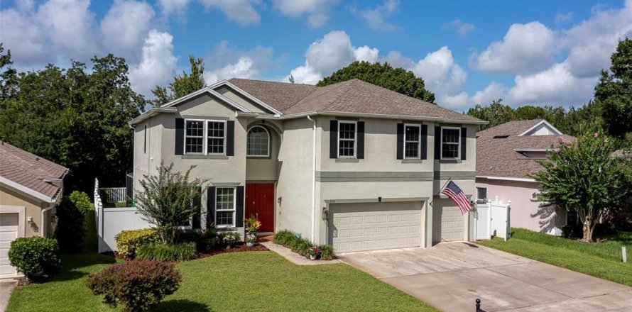 House in Orlando, Florida 4 bedrooms, 332.59 sq.m. № 1844875