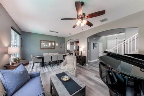 House in Orlando, Florida 4 bedrooms, 332.59 sq.m. № 1844875 - photo 6