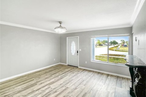 House in North Port, Florida 2 bedrooms, 80.27 sq.m. № 1690700 - photo 3