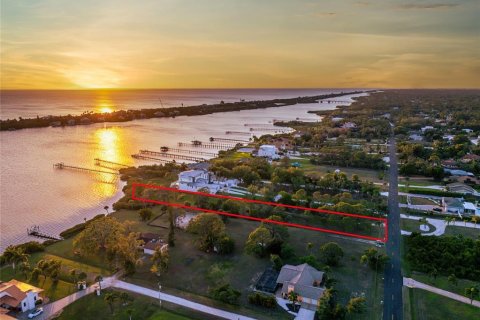 Terreno en Englewood, Florida № 2103667
