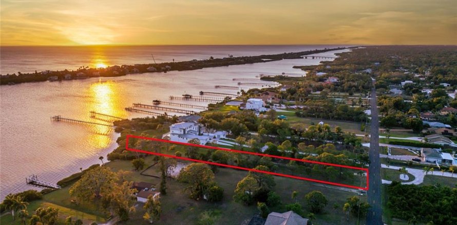 Land in Englewood, Florida № 2103667