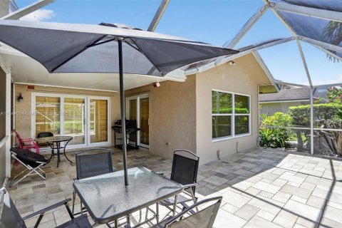 House in Deerfield Beach, Florida 3 bedrooms, 126.72 sq.m. № 1841322 - photo 27