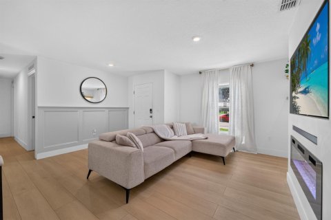 Villa ou maison à louer à Port St. Lucie, Floride: 3 chambres, 114.27 m2 № 2428156 - photo 6