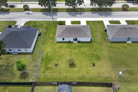 Villa ou maison à louer à Port St. Lucie, Floride: 3 chambres, 114.27 m2 № 2428156 - photo 23