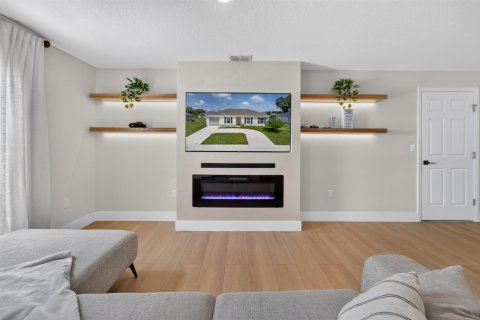 Villa ou maison à louer à Port St. Lucie, Floride: 3 chambres, 114.27 m2 № 2428156 - photo 4