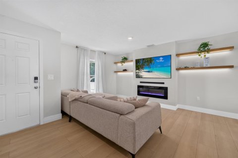 Villa ou maison à louer à Port St. Lucie, Floride: 3 chambres, 114.27 m2 № 2428156 - photo 5