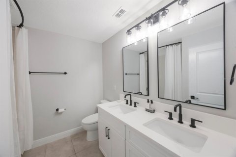 Townhouse in Oldsmar, Florida 3 bedrooms, 179.12 sq.m. № 1550913 - photo 29
