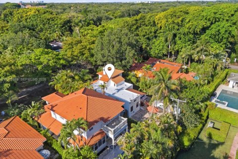 House in Coral Gables, Florida 3 bedrooms, 199 sq.m. № 2074910 - photo 8
