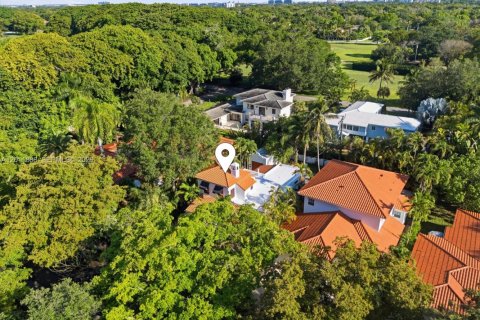 House in Coral Gables, Florida 3 bedrooms, 199 sq.m. № 2074910 - photo 18