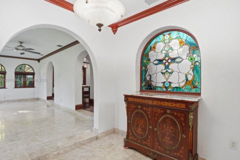 House in Coral Gables, Florida 3 bedrooms, 199 sq.m. № 2074910 - photo 22