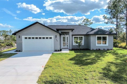 House in Sebring, Florida 3 bedrooms, 138.24 sq.m. № 2020732