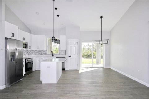 House in Sebring, Florida 3 bedrooms, 138.24 sq.m. № 2020732 - photo 15