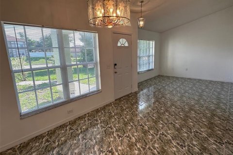 Casa en venta en Deltona, Florida, 3 dormitorios, 123.56 m2 № 1879713 - foto 2