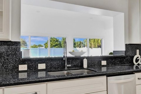 Villa ou maison à vendre à Fort Lauderdale, Floride: 6 chambres, 460.89 m2 № 1937620 - photo 8