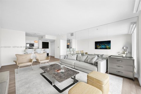 Condo in Miami Beach, Florida, 1 bedroom  № 2041845 - photo 4