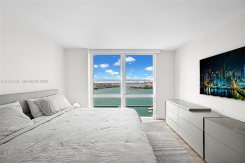 Condo in Miami Beach, Florida, 1 bedroom  № 2041845 - photo 20