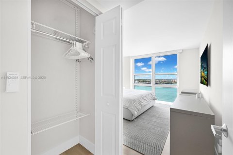 Condo in Miami Beach, Florida, 1 bedroom  № 2041845 - photo 24