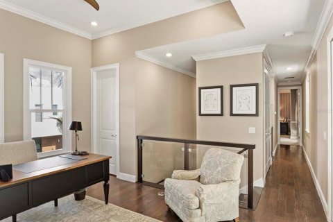House in Orlando, Florida 4 bedrooms, 392.14 sq.m. № 2425627 - photo 23