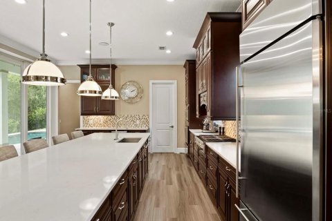 House in Orlando, Florida 4 bedrooms, 392.14 sq.m. № 2425627 - photo 11