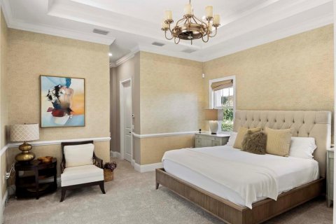 House in Orlando, Florida 4 bedrooms, 392.14 sq.m. № 2425627 - photo 16