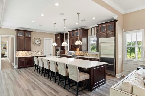 House in Orlando, Florida 4 bedrooms, 392.14 sq.m. № 2425627 - photo 9