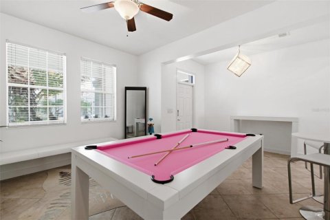 House in Davenport, Florida 4 bedrooms, 274.43 sq.m. № 2283402 - photo 3