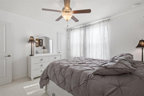 House in Davenport, Florida 4 bedrooms, 274.43 sq.m. № 2283402 - photo 29