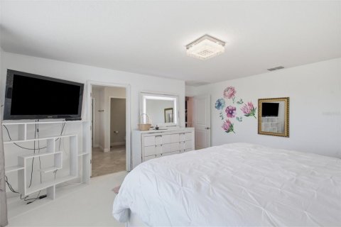 House in Davenport, Florida 4 bedrooms, 274.43 sq.m. № 2283402 - photo 22