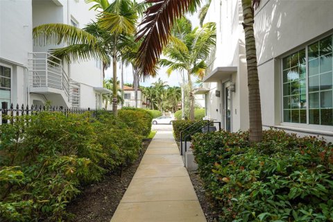 Снять в аренду квартиру в Майами-Бич, Флорида 1 спальня, 59.46м2, № 2055644 - фото 10